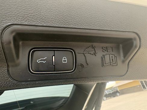 Used 2020 Ford Explorer XLT w/ Equipment Group 202A AWD/4WD image 16