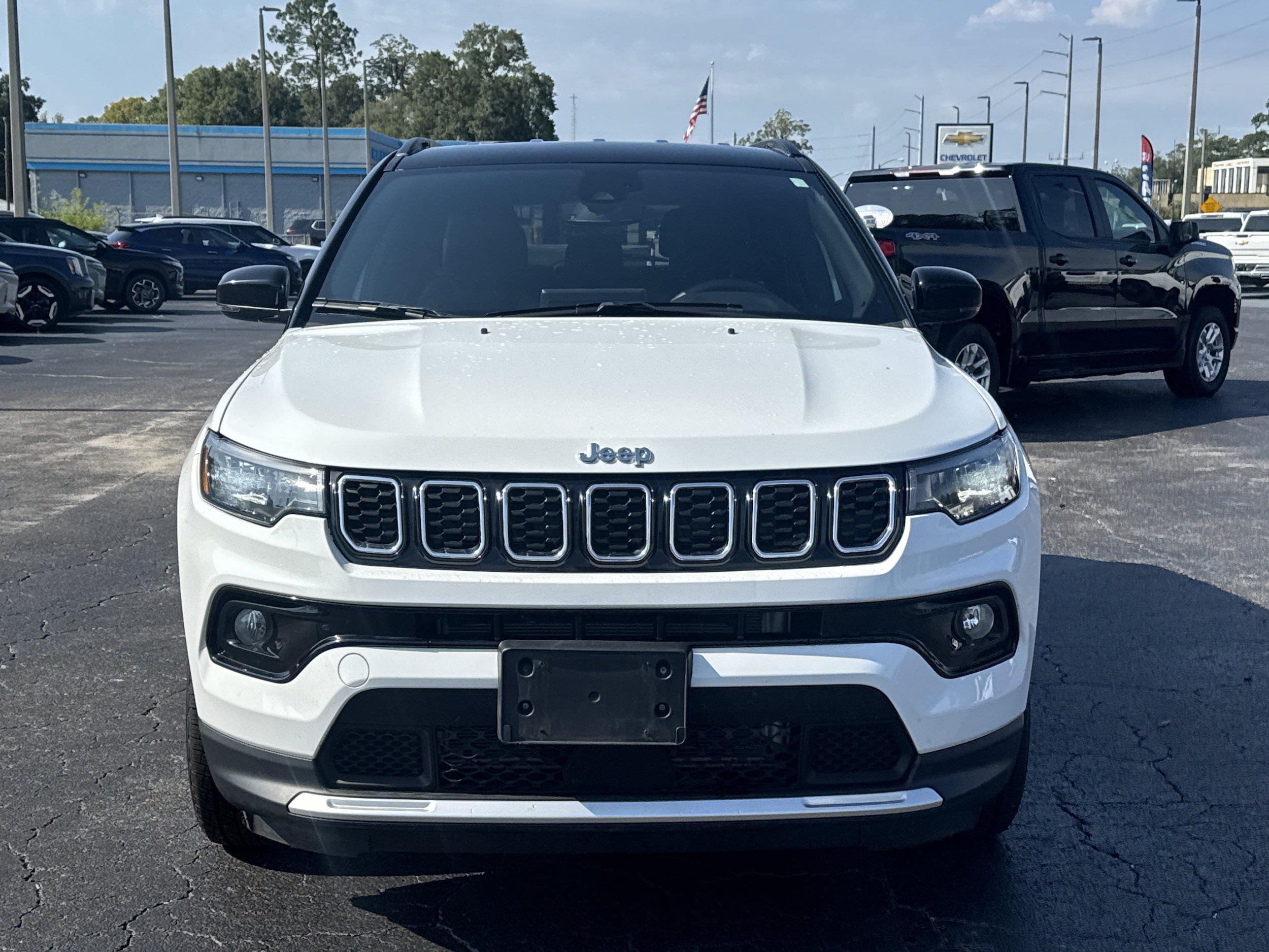 Used 2025 Jeep Compass Limited AWD/4WD image 4