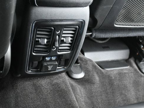 Used 2019 Jeep Grand Cherokee Limited AWD/4WD image 33