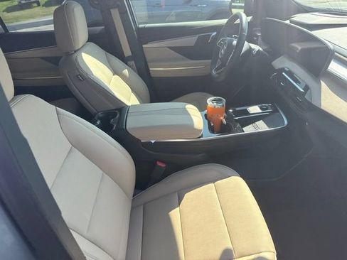 Used 2026 Buick Enclave Preferred w/ Power Package FWD image 22