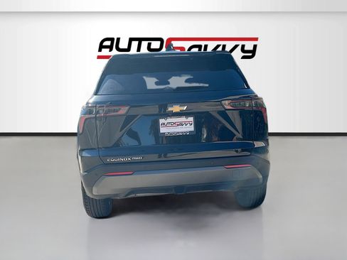 Used 2025 Chevrolet Equinox LT AWD/4WD image 6