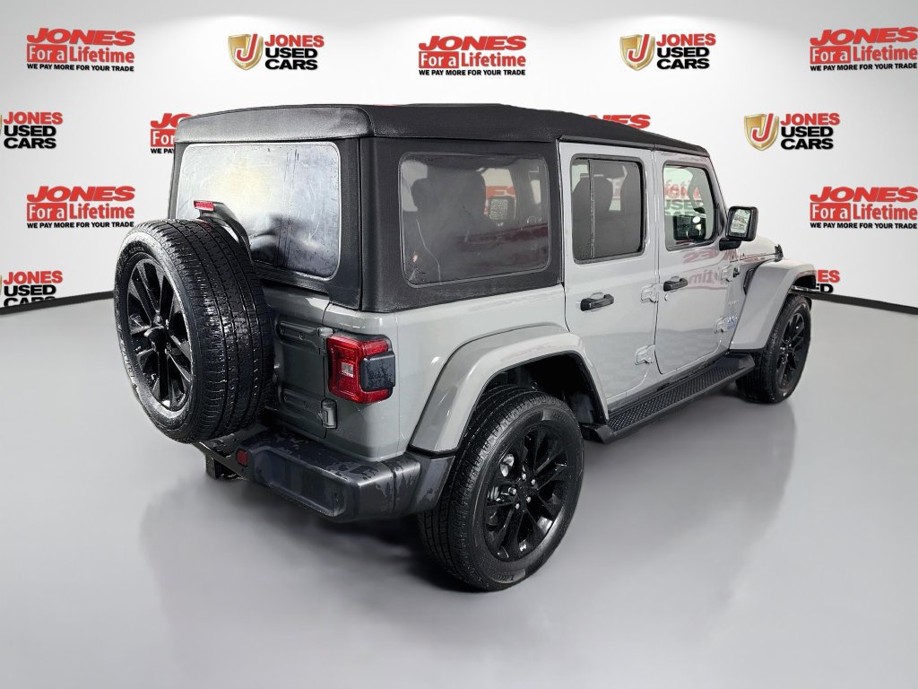 Used 2021 Jeep Wrangler Unlimited Sahara w/ Cold Weather Group AWD/4WD image 16