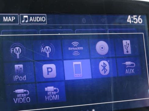 Used 2017 Honda Pilot Touring image 32