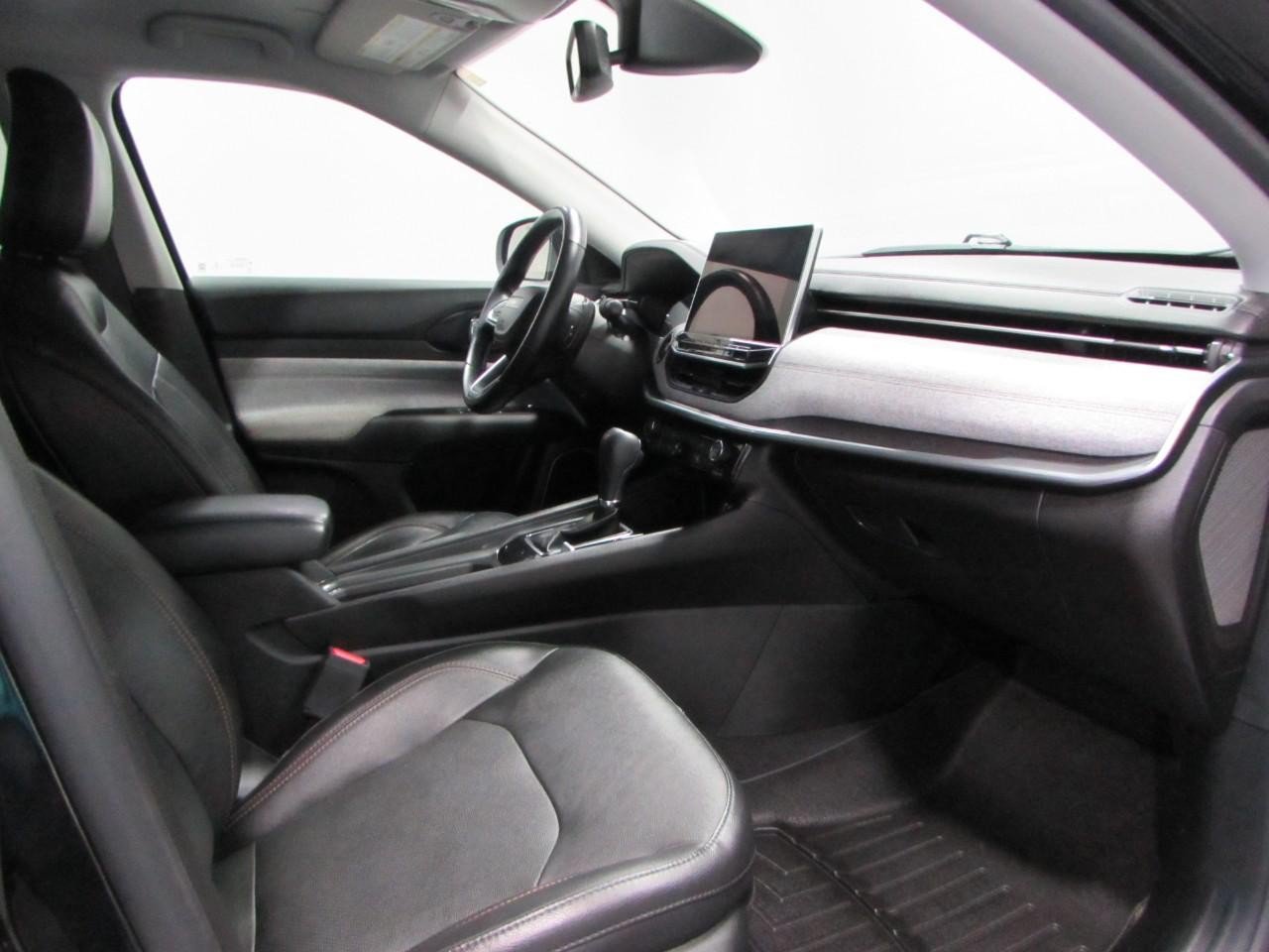 Used 2022 Jeep Compass Latitude AWD/4WD image 17