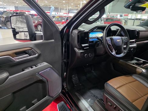 Certified 2025 Chevrolet Silverado 3500 High Country w/ High Country Premium Package AWD/4WD image 14