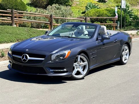 Used 2014 Mercedes-Benz SL 550 image 2
