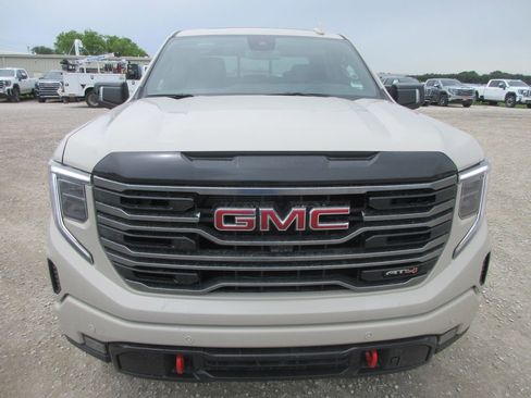 New 2026 GMC Sierra 1500 AT4 w/ AT4 Premium Package AWD/4WD image 11