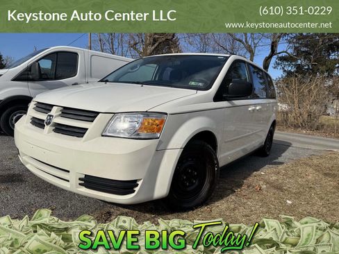 Used 2010 Dodge Grand Caravan SE image 1