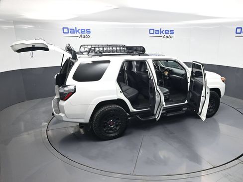 Used 2021 Toyota 4Runner Venture w/ Moonroof Package AWD/4WD image 61
