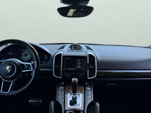 Used 2016 Porsche Cayenne S AWD/4WD image 28