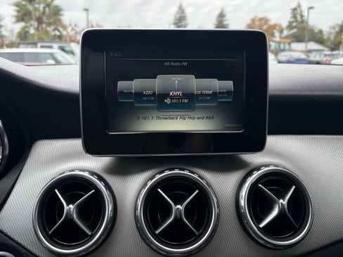 Used 2017 Mercedes-Benz GLA 250 4MATIC image 17