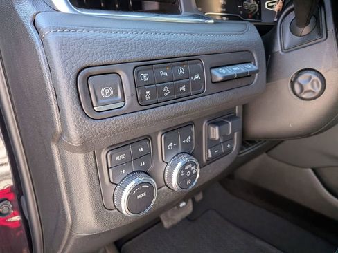 Used 2024 GMC Yukon Denali w/ Advanced Technology Package AWD/4WD image 15