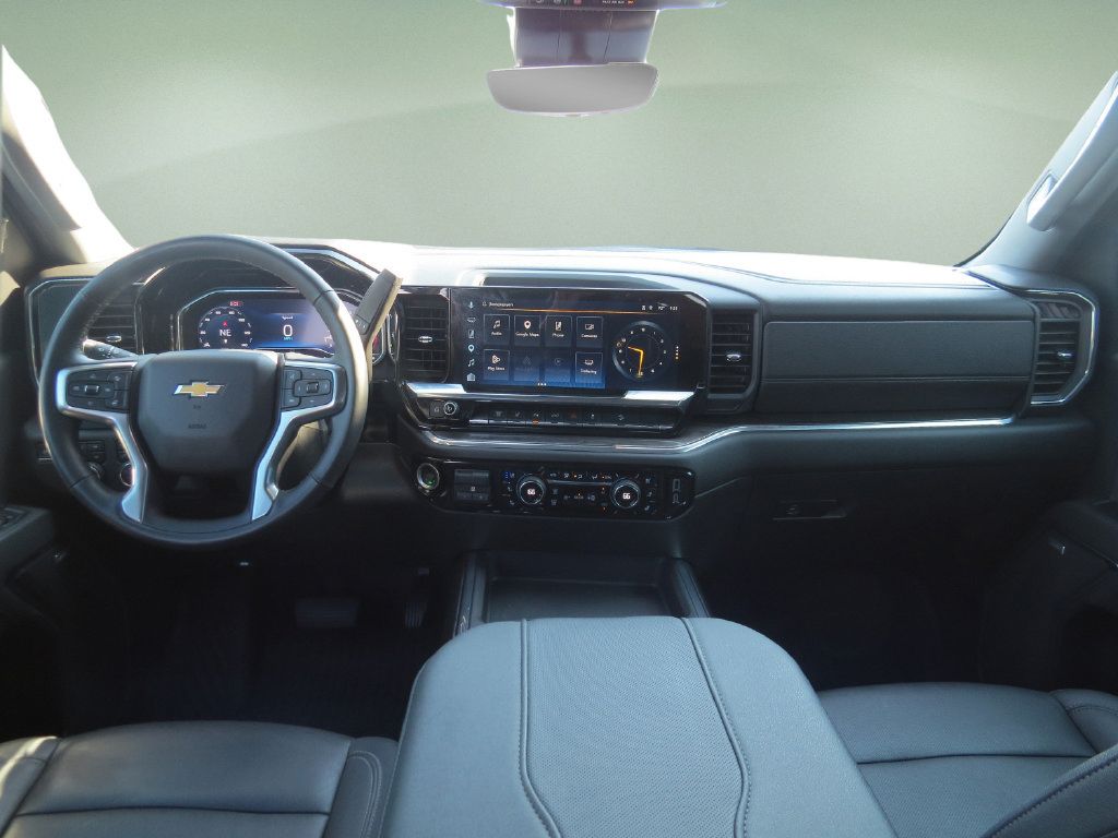 Certified 2025 Chevrolet Silverado 2500 LTZ w/ LTZ Convenience Package AWD/4WD image 16