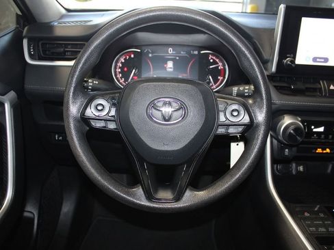 Used 2023 Toyota RAV4 LE AWD/4WD image 17