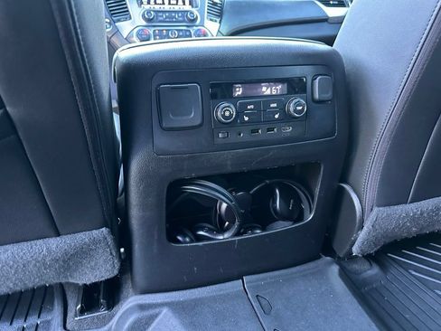 Used 2018 Chevrolet Tahoe LT w/ LT Signature Package AWD/4WD image 19