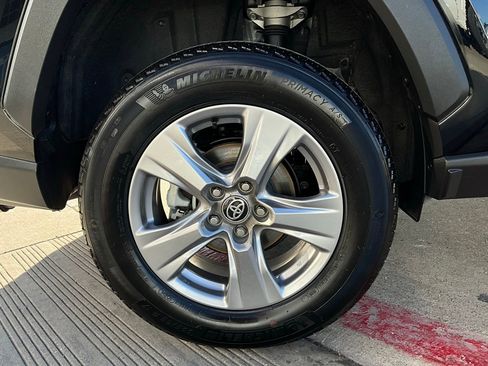 Used 2025 Toyota RAV4 XLE image 9