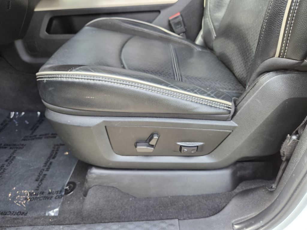 Used 2023 RAM 2500 Laramie AWD/4WD image 13