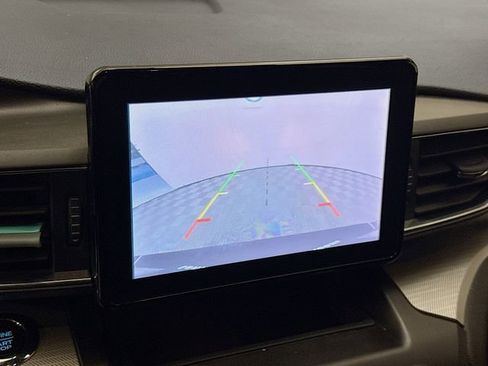 Used 2020 Ford Explorer XLT w/ Equipment Group 202A image 14