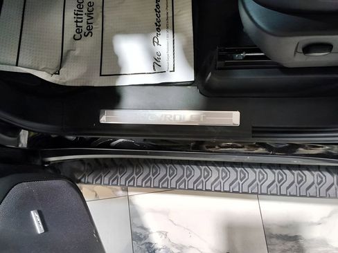 Used 2026 Chevrolet Suburban Z71 w/ Comfort Package image 15