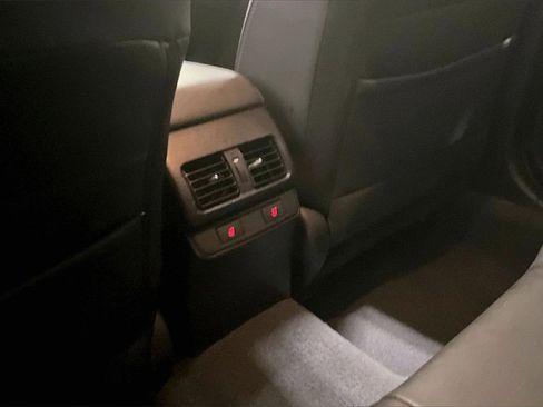 Used 2017 Subaru Outback 2.5i Limited image 10