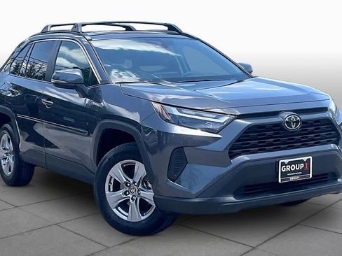 Used 2025 Toyota RAV4 XLE w/ Convenience Package FWD image 3
