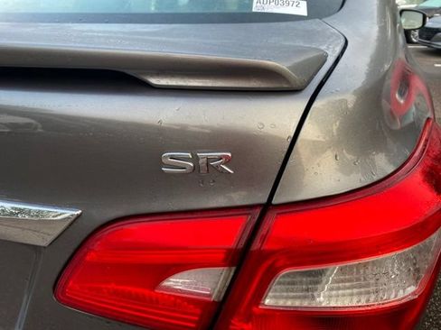 Used 2019 Nissan Sentra SR FWD image 30