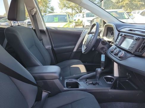 Used 2018 Toyota RAV4 LE image 31