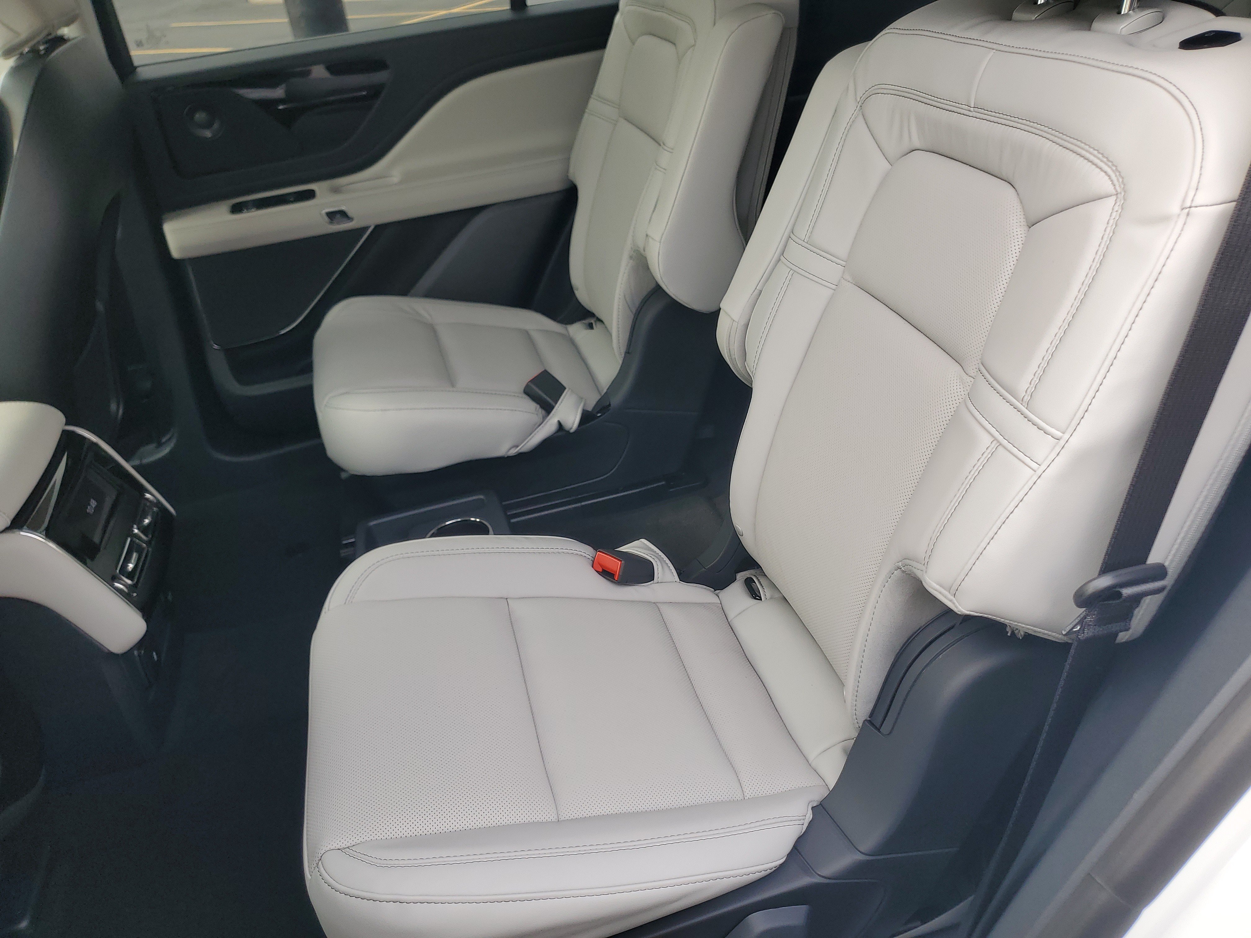 New 2027 Lincoln Aviator Reserve w/ Jet Appearance Package AWD/4WD image 27