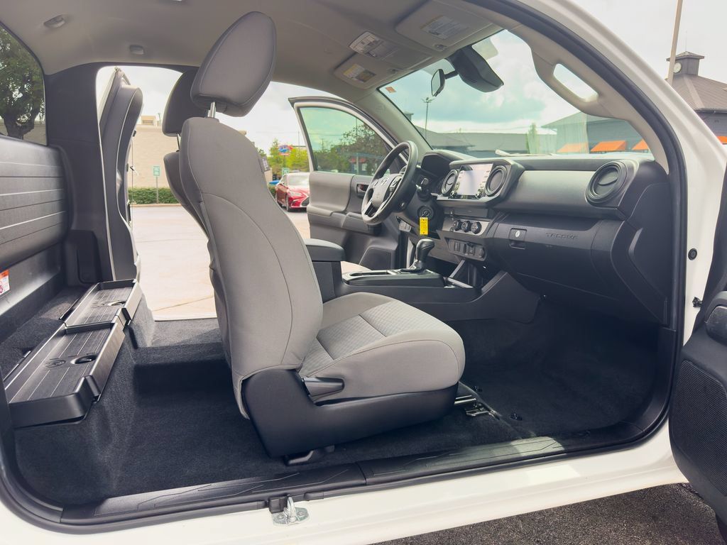 Used 2022 Toyota Tacoma SR RWD image 10