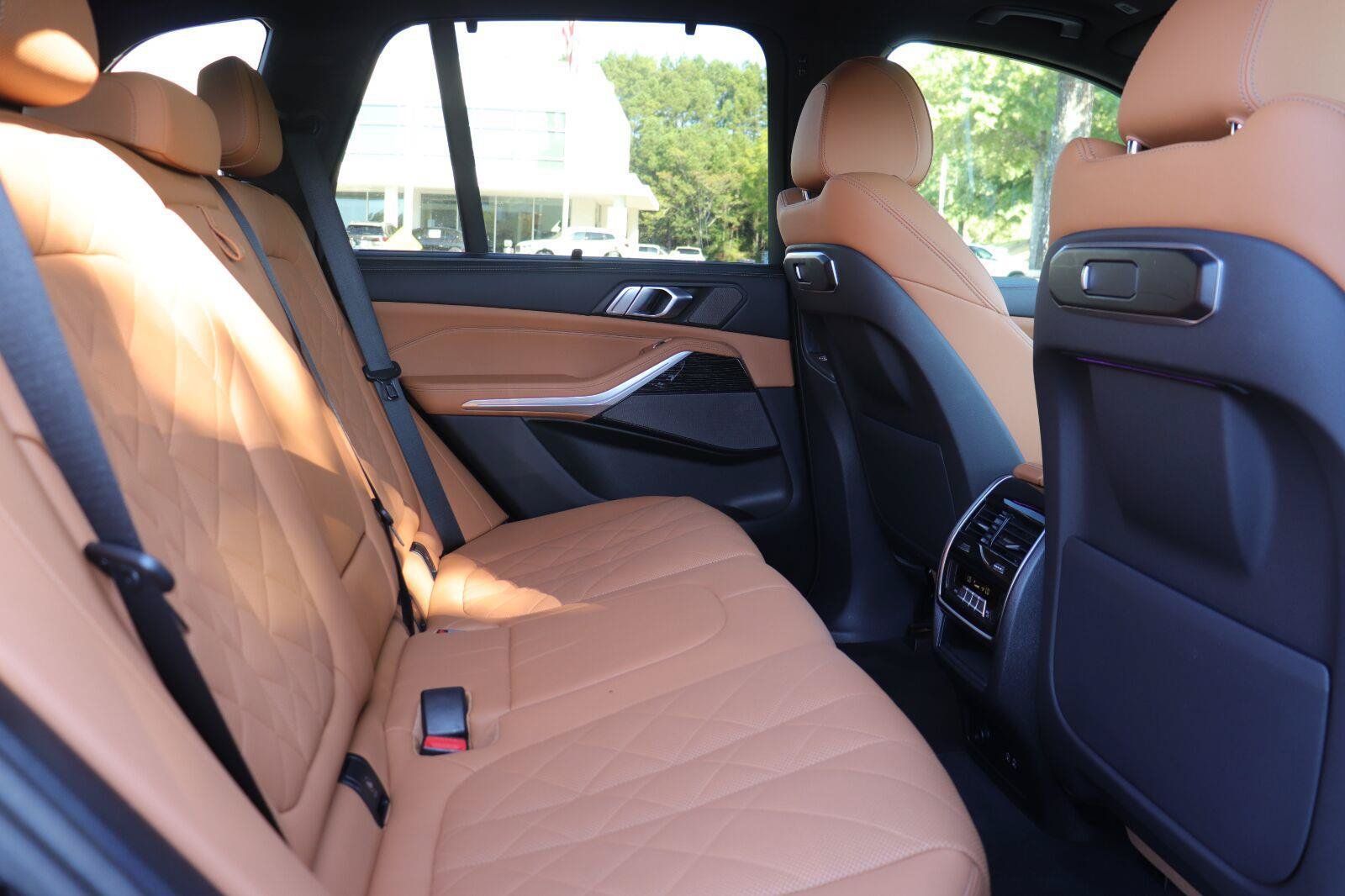 Used 2024 BMW X5 sDrive40i w/ Executive Package RWD image 21