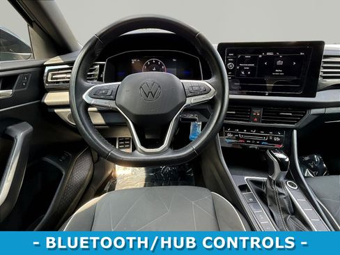 Used 2025 Volkswagen Jetta Sport FWD image 8