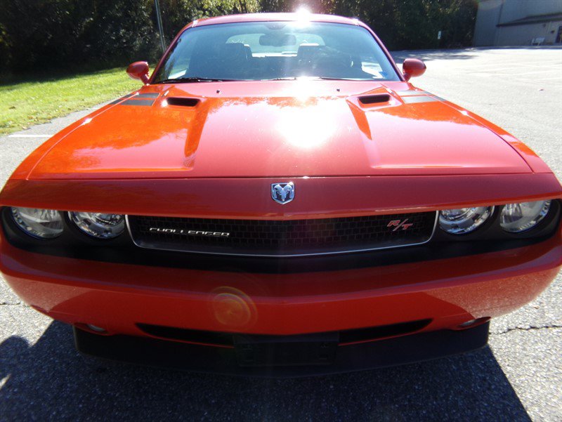 Used 2009 Dodge Challenger R/T RWD image 3