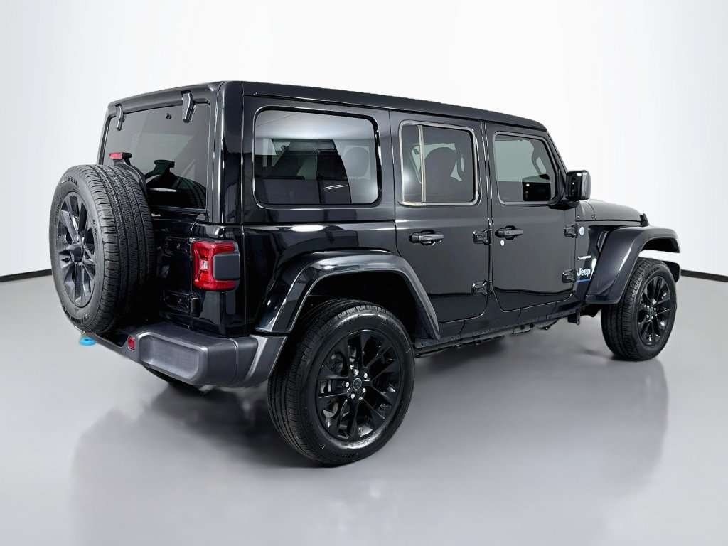 Used 2024 Jeep Wrangler Unlimited Sahara AWD/4WD image 7