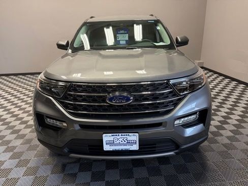 Used 2023 Ford Explorer XLT w/ Equipment Group 202A AWD/4WD image 4
