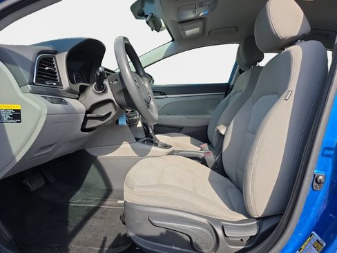 Used 2017 Hyundai Elantra SE FWD image 12