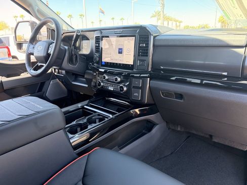 New 2026 Ford F250 Lariat w/ Black Appearance Package AWD/4WD image 13