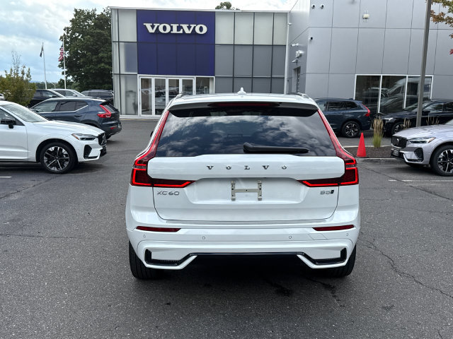 Certified 2026 Volvo XC60 B5 Plus AWD/4WD image 3
