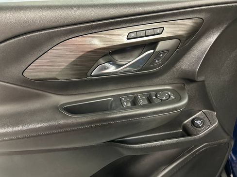 Used 2022 GMC Terrain SLT w/ Elevation Edition FWD image 14