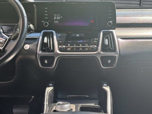 Used 2023 Kia Sorento EX AWD/4WD image 32