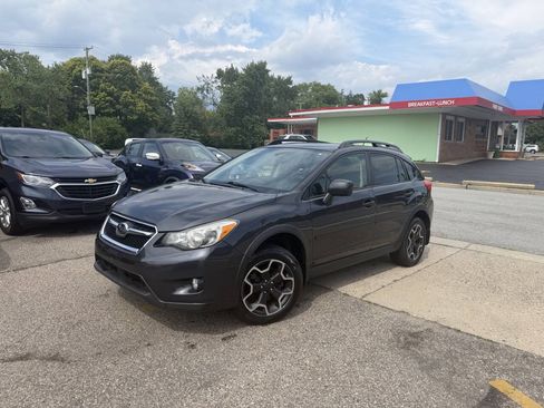 Used 2013 Subaru Crosstrek 2.0i Premium w/ Popular Pkg 2 AWD/4WD image 2