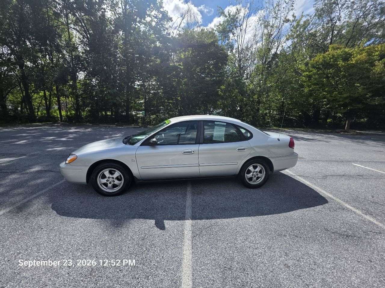Used 2004 Ford Taurus SES FWD image 3