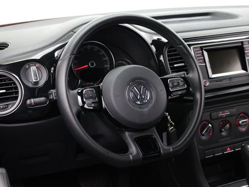 Used 2017 Volkswagen Beetle 1.8T Classic FWD image 8