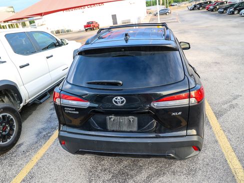 Certified 2024 Toyota Corolla Cross XLE w/ Convenience Package FWD image 10