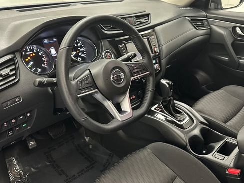 Used 2020 Nissan Rogue SV AWD/4WD image 16