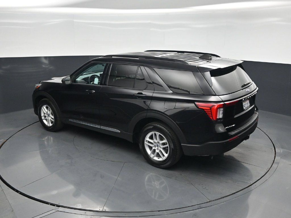 Certified 2025 Ford Explorer Active AWD/4WD image 45