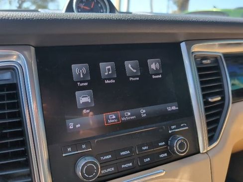 Used 2018 Porsche Macan image 13