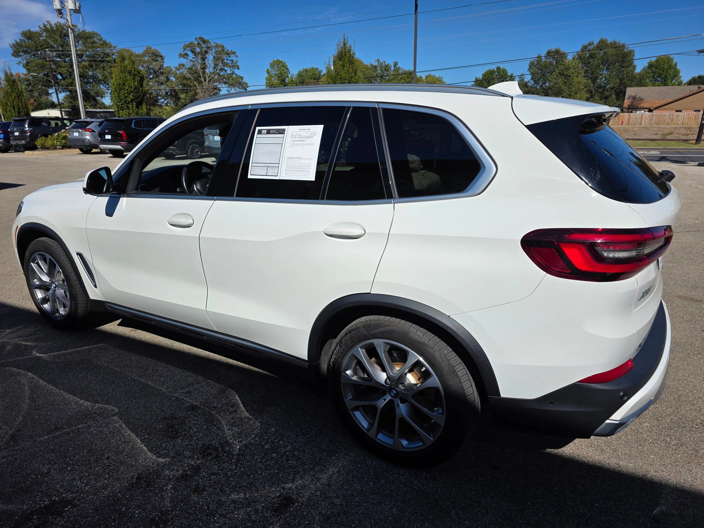 Used 2021 BMW X5 xDrive40i w/ Premium Package AWD/4WD image 3