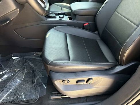 Used 2023 Volkswagen Atlas SE AWD/4WD image 19