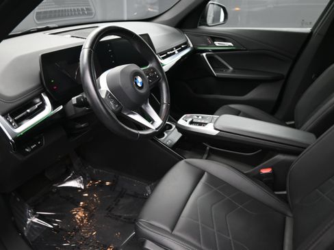 Used 2025 BMW X1 xDrive28i AWD/4WD image 12