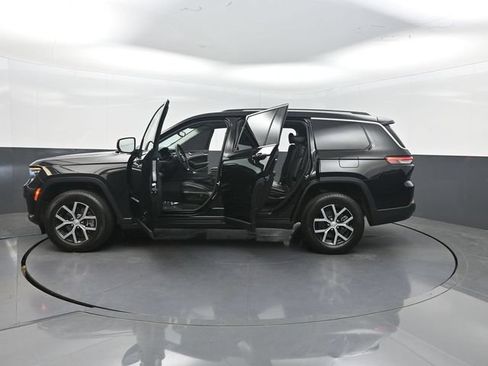 Used 2023 Jeep Grand Cherokee L Limited AWD/4WD image 42